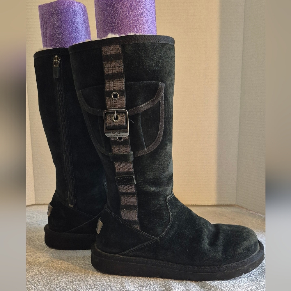 UGG Black 1895 Retro Cargo - Sz 5